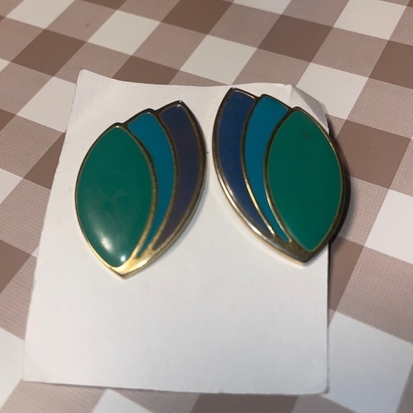 VTG Pierced Earrings - Picture 1 of 3